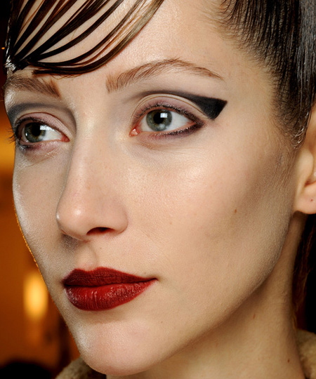 make up armani 4