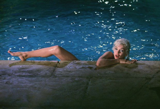 marylin monroe in piscina