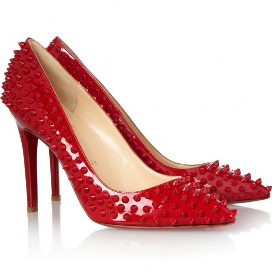 pigalle-rosse-con-borchie