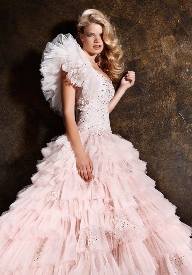 abito da sposa rosa