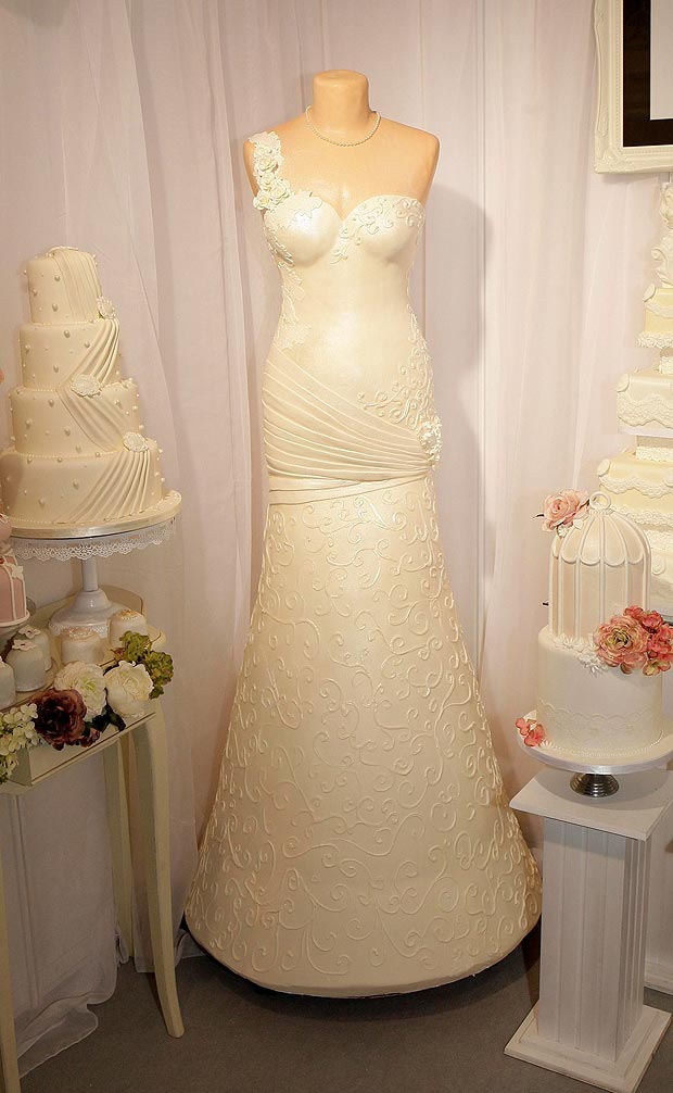 torta matrimonio ad abito da sposa