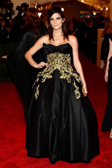 ashley-greene-in-marchesa met gala 2013