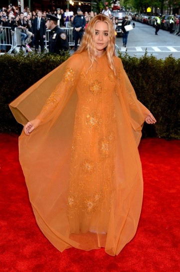 ashley-olsen-in vintage dior met gala 2013