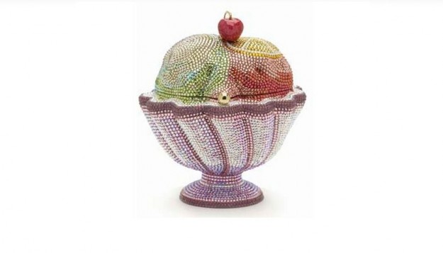 clutch-judith-leiber-a-forma-di-gelato