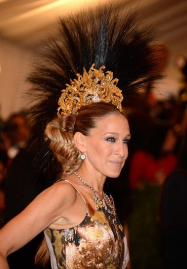 la-cresta-di-sarah-jessica-parker met gala 2013
