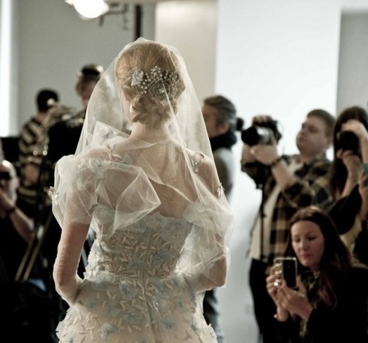 oscar de la renta sposa 2014