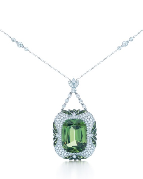 TIFFANY-DIAMOND-AND-TSAVORITE-PENDANT-FROM-THE-2013-BLUE-BOOK-COLLECTION_2