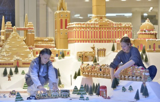 ??Lost London?? cityscape brought to life in gingerbread at Selfridges??
