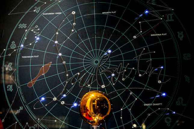 05-christian-louboutin-vetrine-natale2