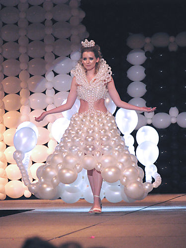 abito da sposa palloncini