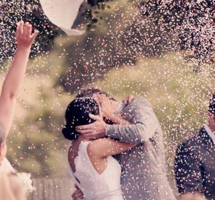 matrimonio lancio petali di lavanda