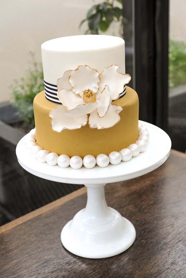 WEDDDING-CAKE- OAK BUFF 2015