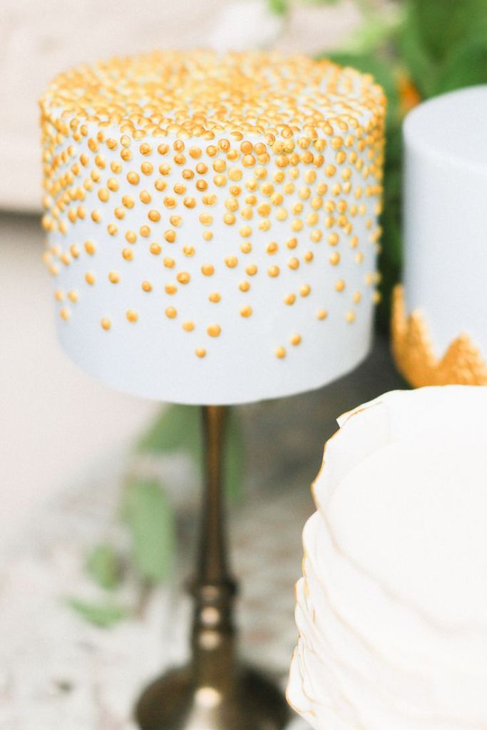 WEDDING-CAKE- PARL-OAK-BUFF