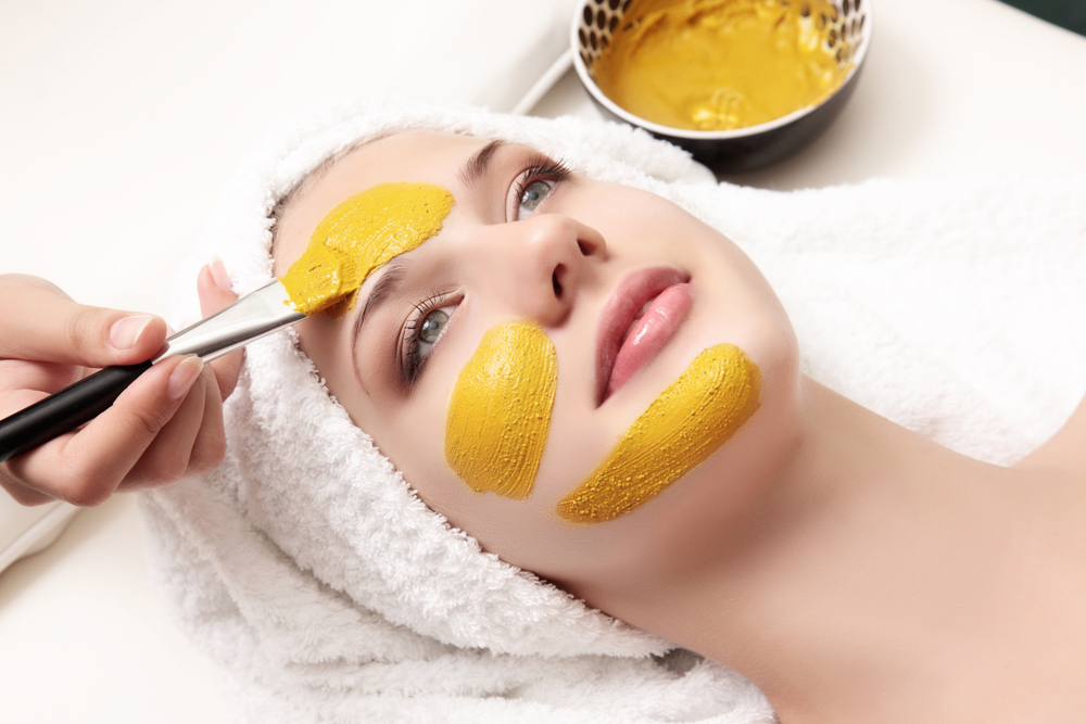 maschera-viso-curcuma-fai-da-te