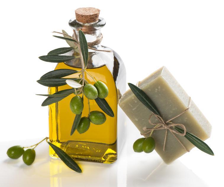 bagnoschiuma-fai-da-te-sapone-olio-doliva