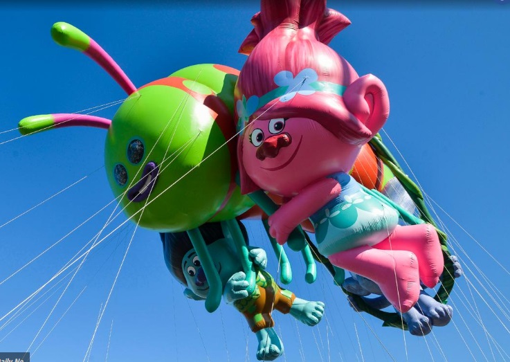 trolls-parade-macys-2016